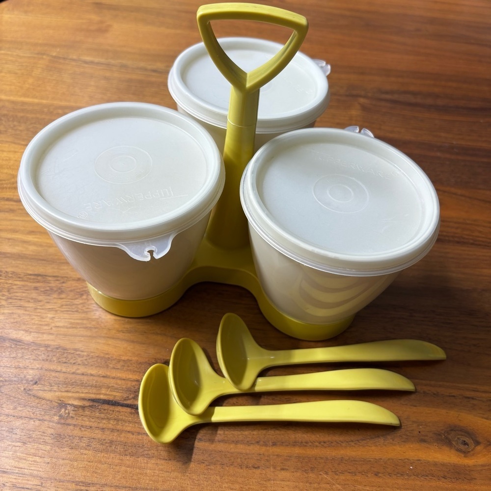 Tupperware vintage harvest gold condiment caddy with lids and spoons - Picture 1 of 12